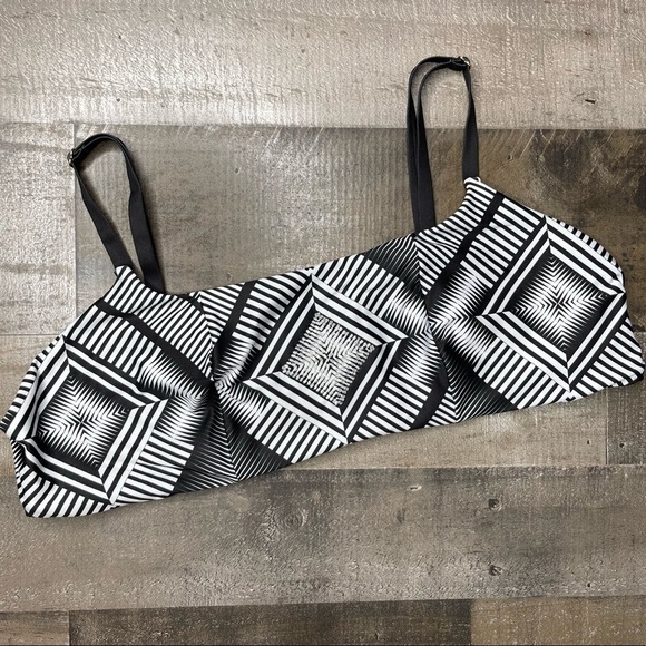 NWOT Pilyq Geometric Diamond Embroidered Lila Bikini Top size D - Picture 11 of 11